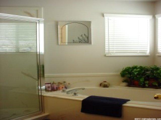 1882 N 300 E, Centerville, UT 84014 — photo 4