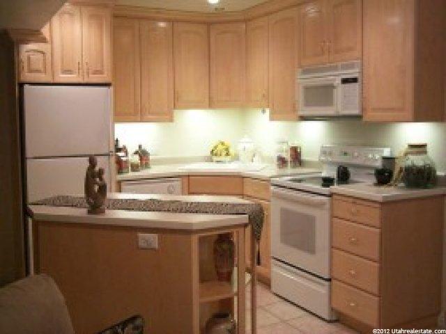 8967 Cobble Canyon Ln, Sandy, UT 84093 — photo 6