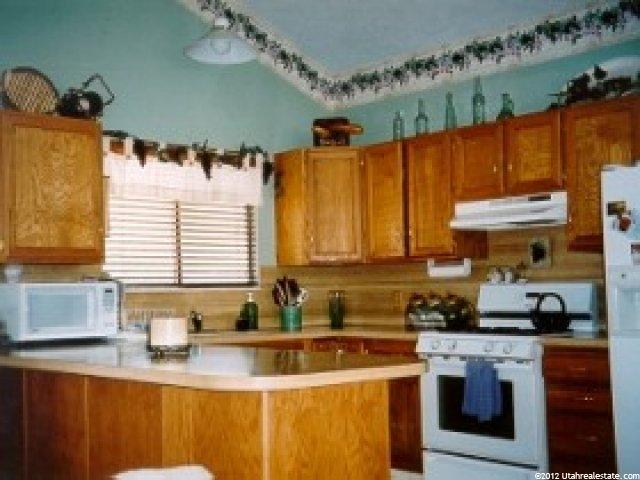 1563 Granada Dr, Sandy, UT 84093 — photo 3