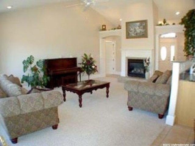 205 W Red Slide Dr, Wellsville, UT 84339 — photo 2