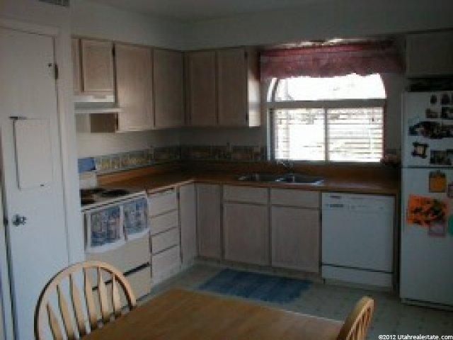 289 W 2400 S, Clearfield, UT 84015 — photo 2