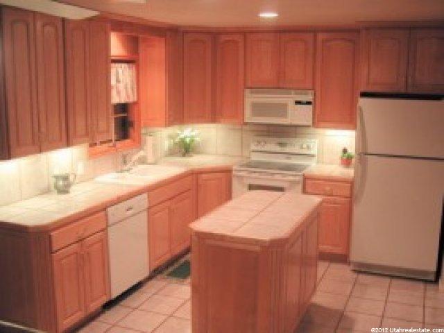 11560 Jordan Point Dr, Sandy, UT 84092 — photo 3