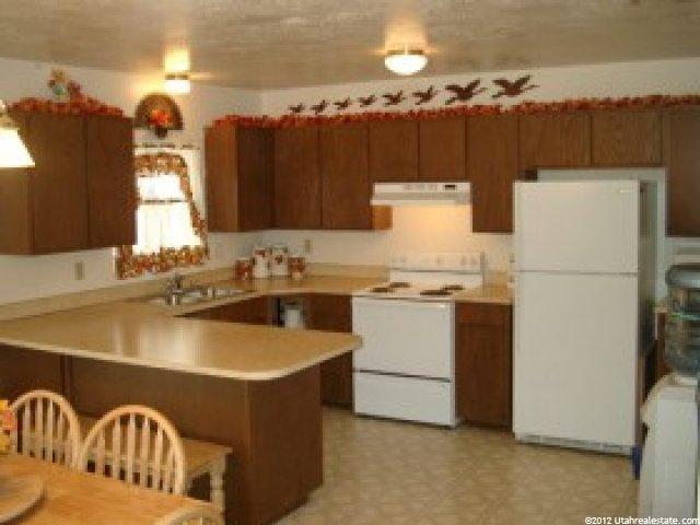434 W 2500 S, Clearfield, UT 84015 — photo 2