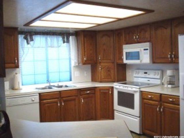 680 Liston Cir, Kaysville, UT 84037 — photo 2