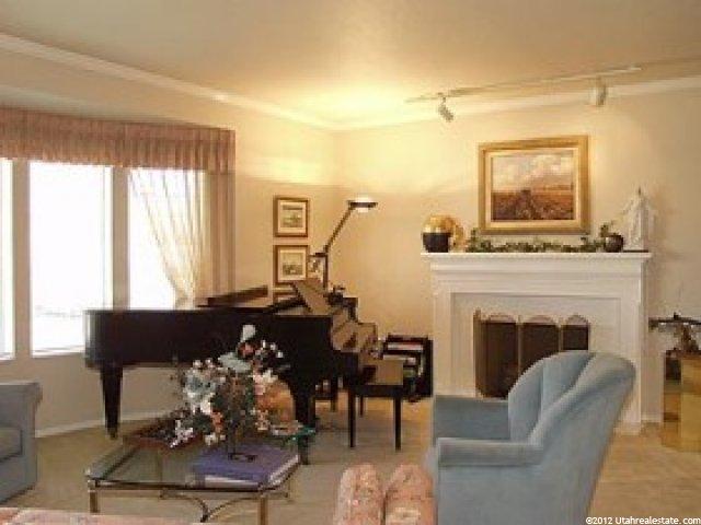 326 Shamrock Dr, Murray, UT 84107 — photo 2