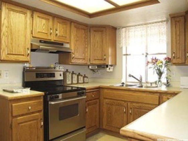 326 Shamrock Dr, Murray, UT 84107 — photo 4