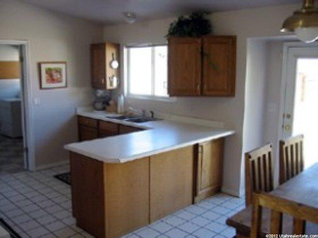 1569 Hidden Valley Dr, Sandy, UT 84092 — photo 4