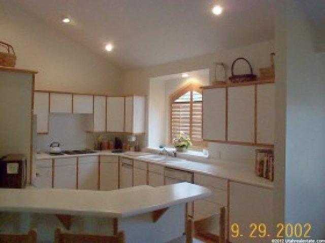 4 Quietwood Ln, Sandy, UT 84092 — photo 2