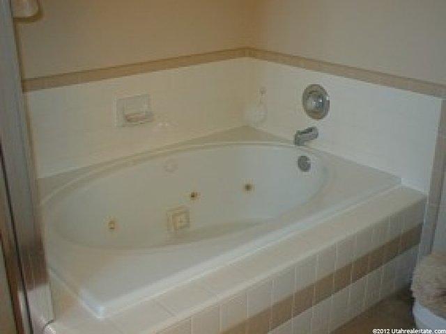 2540 Oquirrh View Dr, Riverton, UT 84065 — photo 2