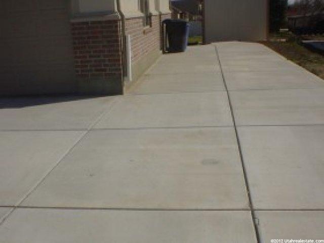 633 E 2475 N, North Ogden, UT 84414 — photo 8