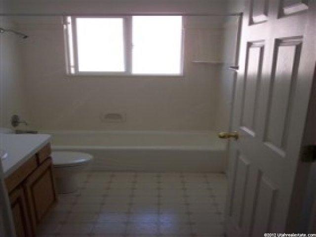 726 W 1860 N, Clinton, UT 84015 — photo 8
