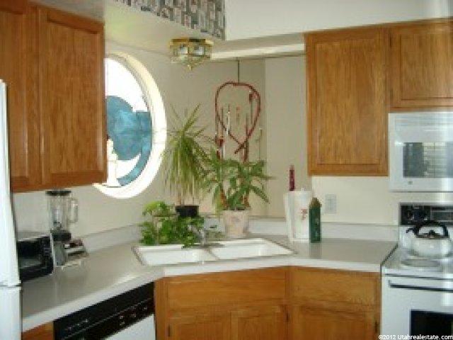7635 Lark Meadow Cv, Midvale, UT 84047 — photo 5