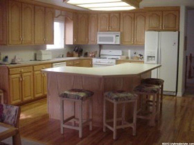 1112 Charlais Dr, Fruit Heights, UT 84037 — photo 2