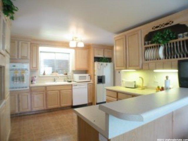 2100 Cresthill Dr, Holladay, UT 84117 — photo 6