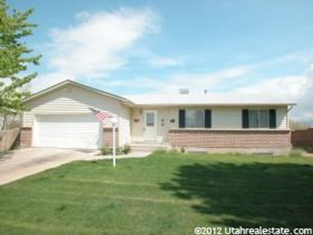 1389 Lexington Dr, Sandy, UT 84092