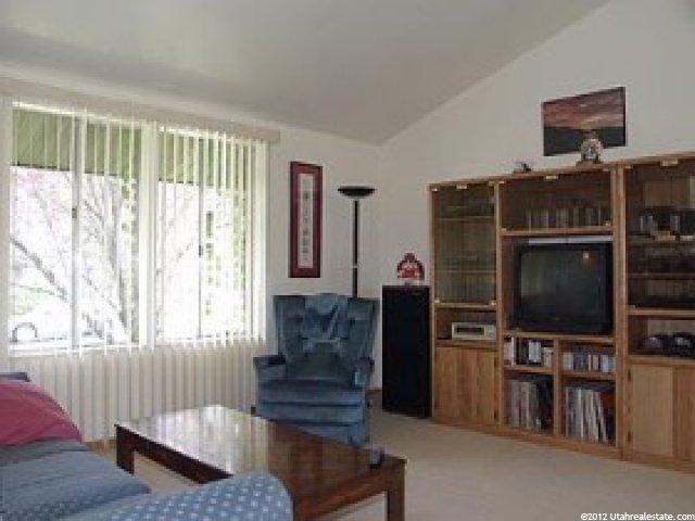 902 Chariot Dr, Sandy, UT 84094 — photo 2