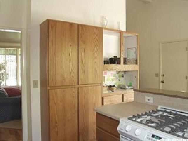 902 Chariot Dr, Sandy, UT 84094 — photo 3