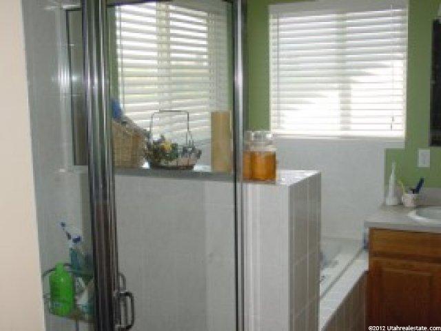 862 W 960 N, Clinton, UT 84015 — photo 4