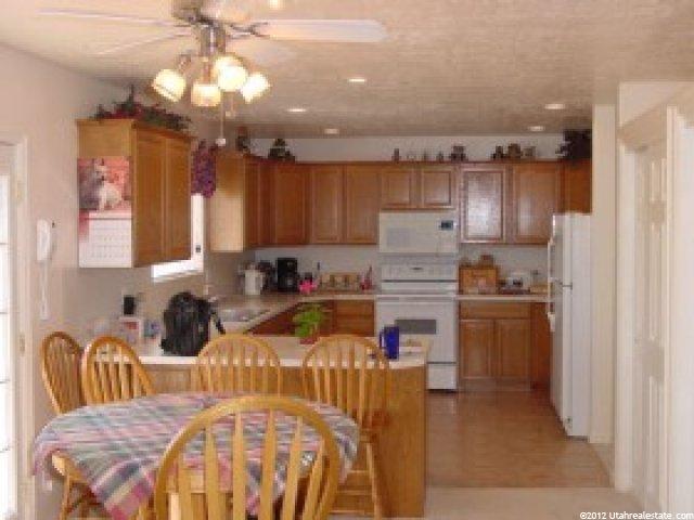 862 W 960 N, Clinton, UT 84015 — photo 6