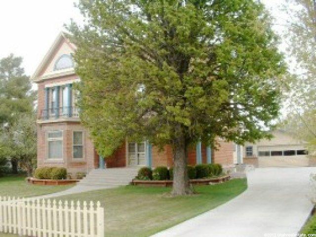 123 W Center St, Hyde Park, UT 84318 — photo 2