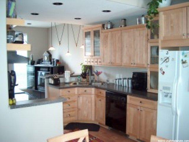 792 Gables St, Midvale, UT 84047 — photo 2