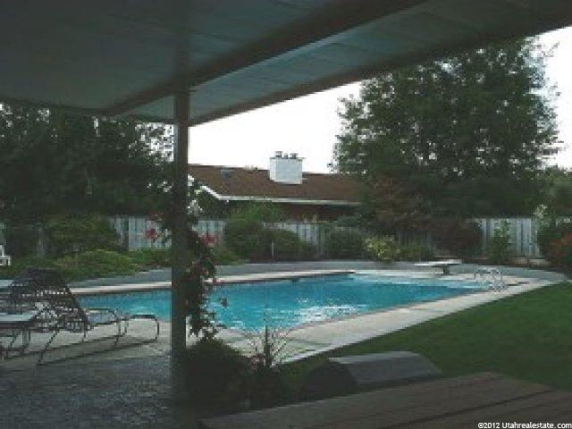 332 Shamrock Dr, Murray, UT 84107 — photo 2