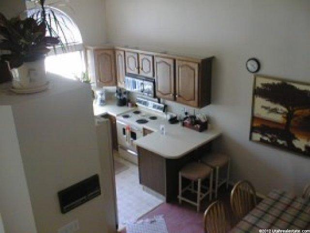 7927 Cliff Side Dr, Sandy, UT 84094 — photo 3