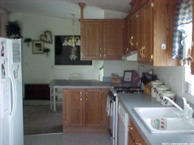 570 W 300 S, Logan, UT 84321 — photo 2