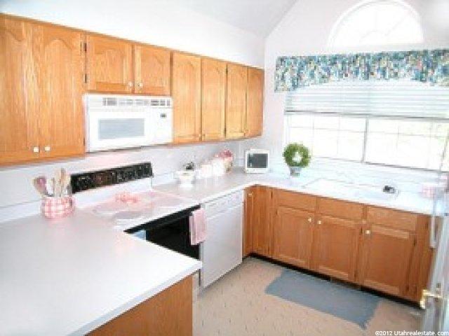 8082 Nighthawk Dr, Sandy, UT 84094 — photo 3