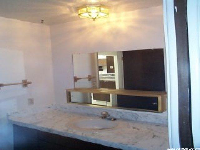 1620 Loch Lomond Dr, Layton, UT 84040 — photo 2