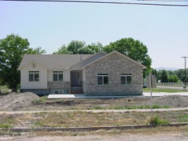 192 S 100 E, Wellsville, UT 84339 — photo 2