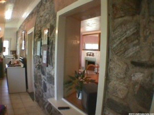 305 E State St, Farmington, UT 84025 — photo 2