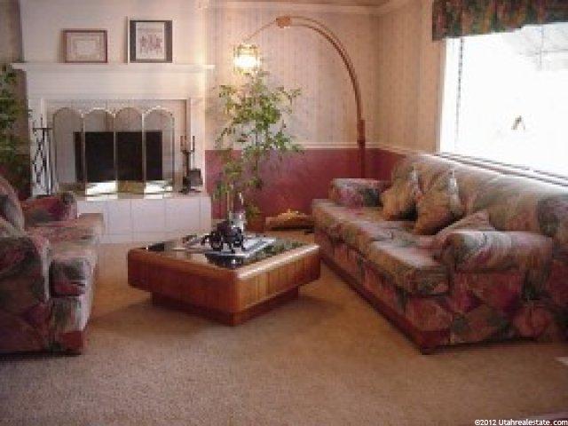 10202 Phlox St, Sandy, UT 84094 — photo 2