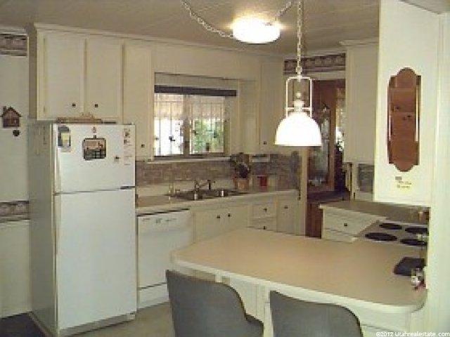 9782 Alta View Cir, Sandy, UT 84070 — photo 4