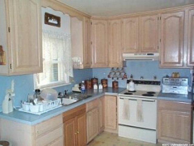 303 E Chimes View Dr, South Ogden, UT 84403 — photo 2