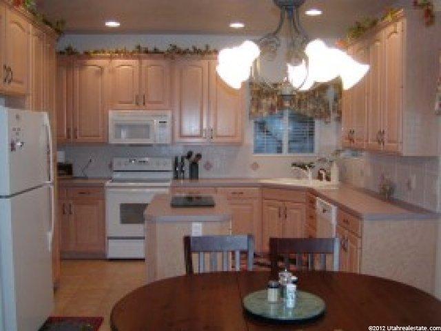 135 S 850 E, Centerville, UT 84014 — photo 6