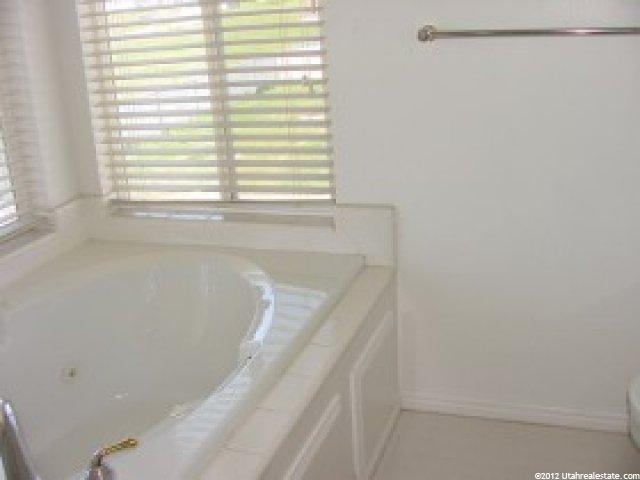 2049 N 50 W, Layton, UT 84041 — photo 3
