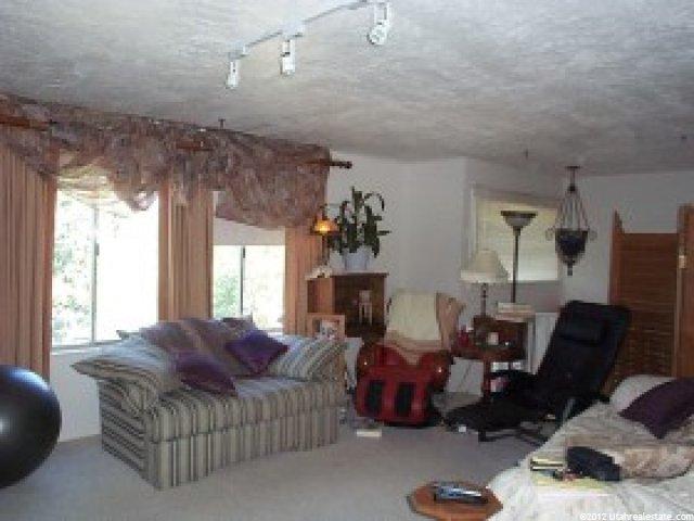 9103 Parakeet Dr, Sandy, UT 84093 — photo 2
