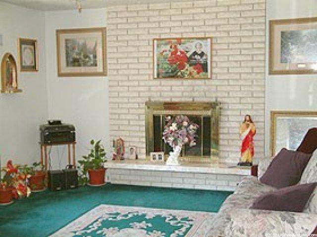 568 W 1460 N, Clinton, UT 84015 — photo 2