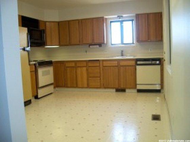 8684 Green Way, Sandy, UT 84094 — photo 2