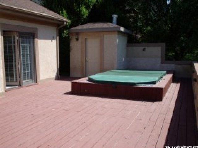 27 Hillsborough Dr, Pleasant View, UT 84404 — photo 3