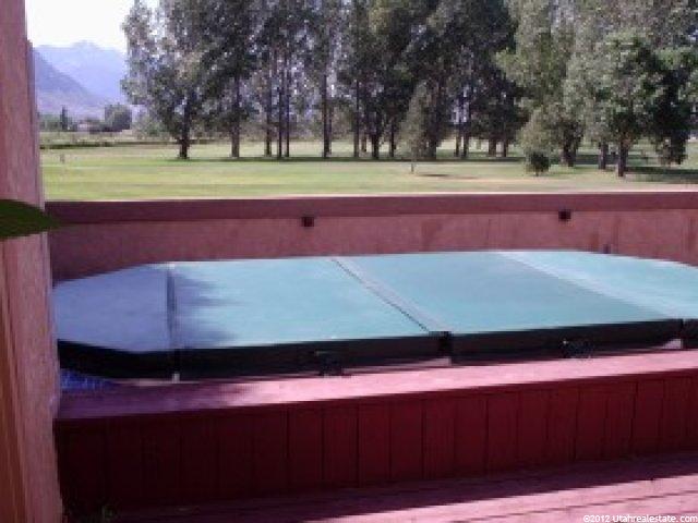 27 Hillsborough Dr, Pleasant View, UT 84404 — photo 4
