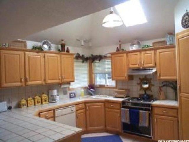 8735 Glider Ln, Sandy, UT 84093 — photo 4