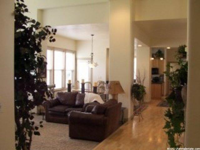 2770 Deere Valley Dr, Layton, UT 84040 — photo 2