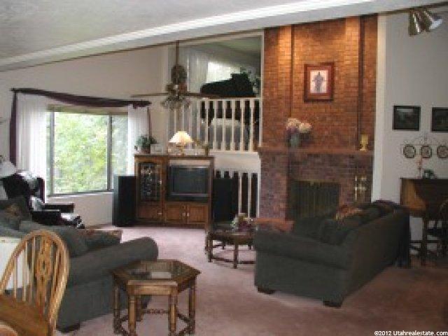 1041 Creek View Dr, Fruit Heights, UT 84037 — photo 2