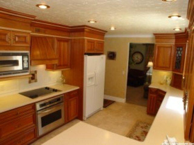 1982 Oak Manor Dr, Sandy, UT 84092 — photo 3