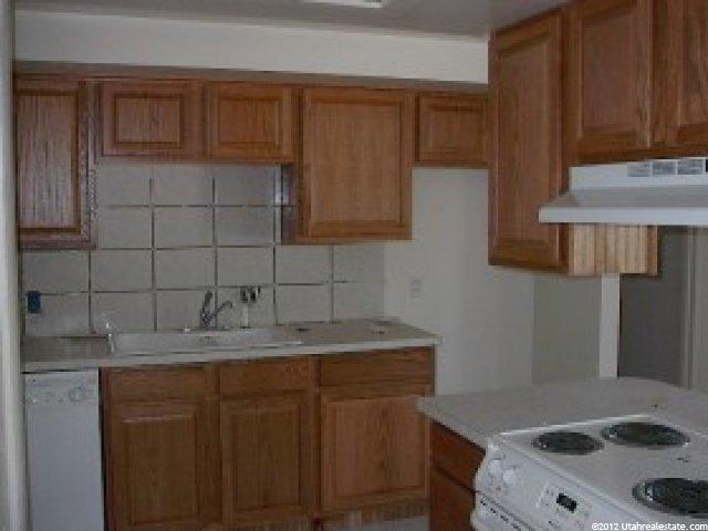 10499 Carnation Dr, Sandy, UT 84094 — photo 2