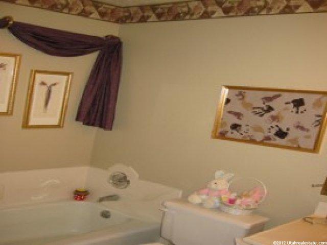 1425 E Moss Hill Dr, Bountiful, UT 84010 — photo 4