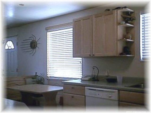 123 N Terrace Dr, Clearfield, UT 84015 — photo 4