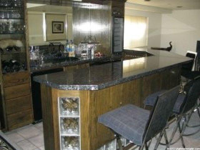 469 W Vine St, Murray, UT 84123 — photo 2